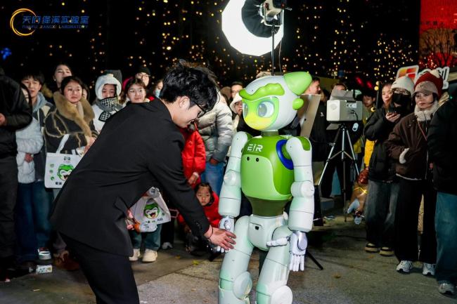 春节期间机器人开启全国打零工模式 租赁市场订单排至3月